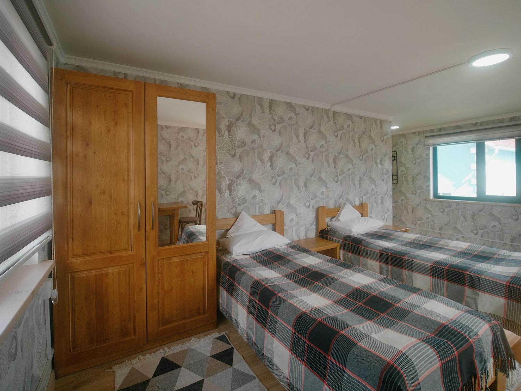 Guesthouse Alakol คาราโคล ภายนอก รูปภาพ